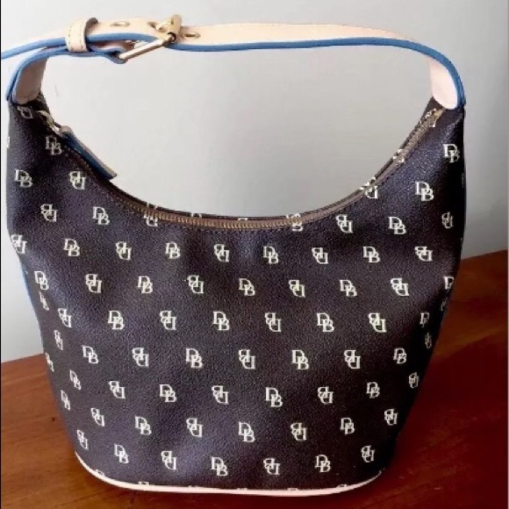 Dooney & Bourke Purse